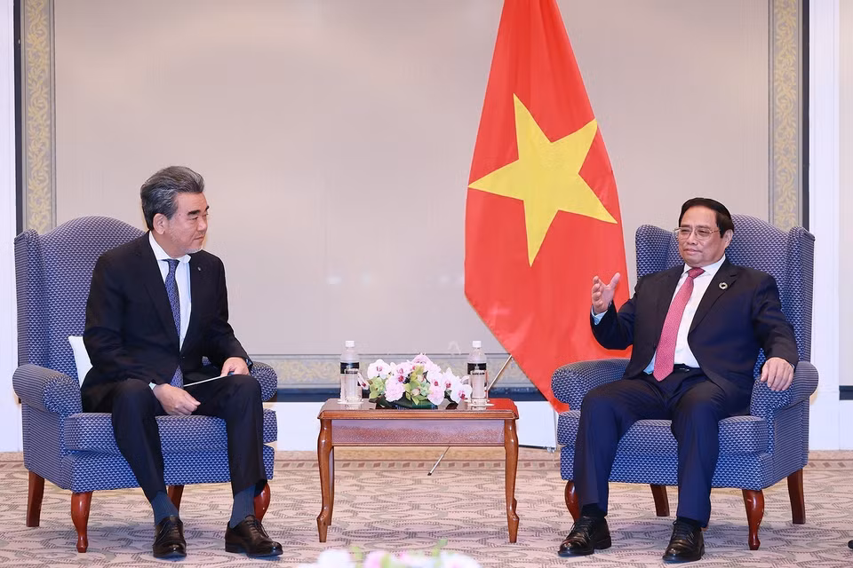Thủ tướng Phạm Minh Chính tiếp đại diện đoàn doanh nghiệp vùng Trung Nam Nhật Bản. (Ảnh: Dương Giang/TTXVN)