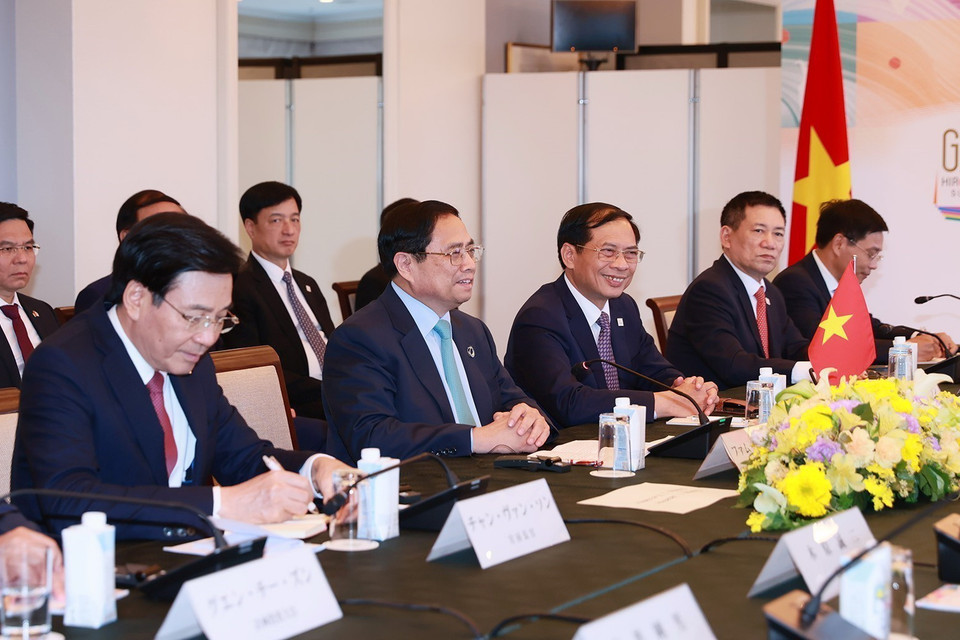 Thủ tướng Phạm Minh Chính và đoàn Việt Nam hội đàm với Thủ tướng Nhật Bản Fumio Kishida. (Ảnh: Dương Giang/TTXVN)