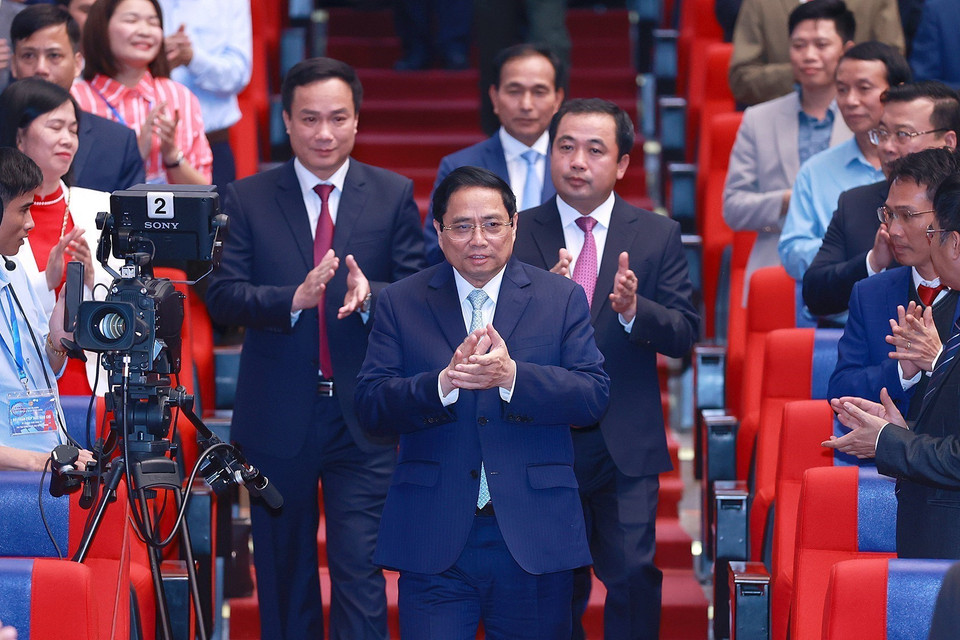 Thủ tướng Phạm Minh Chính đến dự Lễ công bố quyết định công nhận tỉnh Hải Dương hoàn thành nhiệm vụ xây dựng nông thôn mới. (Ảnh: Dương Giang/TTXVN)