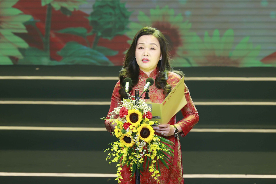 Bà Phạm Thị Thanh Huyền, Tổng Biên tập Báo Đại biểu Nhân dân, phát biểu khai mạc. (Ảnh: Doãn Tấn/TTXVN)