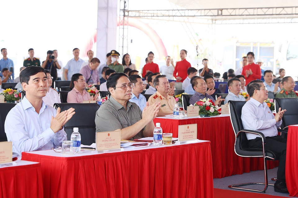 Thủ tướng Phạm Minh Chính dự Lễ khánh thành Dự án đường bộ Cao tốc Bắc-Nam phía Đông tại điểm cầu Bình Thuận. (Ảnh: Dương Giang/TTXVN)
