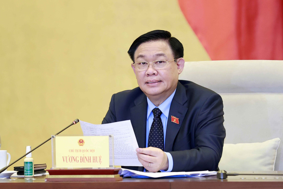 Chủ tịch Quốc hội Vương Đình Huệ chủ trì cuộc họp về công tác chuẩn bị Hội nghị Nghị sỹ Trẻ Toàn cầu của Liên minh Nghị viện Thế giới (IPU) lần thứ 9. (Ảnh: Doãn Tấn/TTXVN)