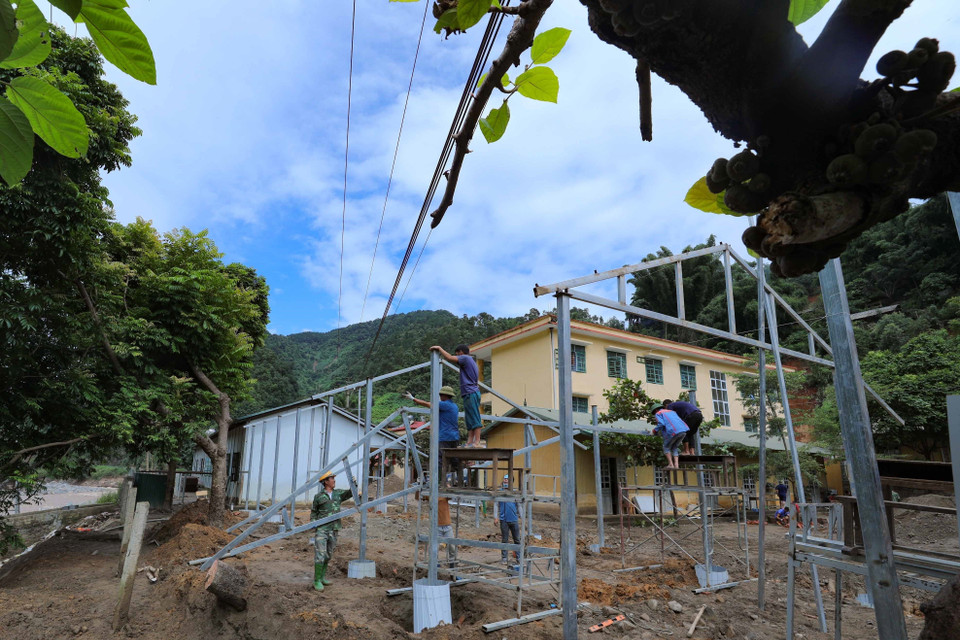 Những phòng học mới đang được xây dựng. (Ảnh: Thanh Tùng/TTXVN)