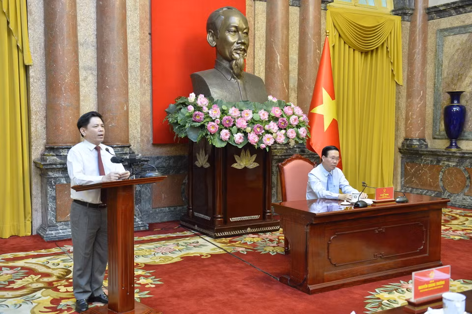 Bí thư Đảng ủy Khối các cơ quan Trung ương Nguyễn Văn Thể phát biểu tại buổi gặp mặt. (Ảnh: Minh Đức/TTXVN)