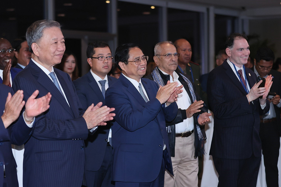 Thủ tướng Phạm Minh Chính và các đại biểu tham dự chiêu đãi kỷ niệm 78 năm Quốc khánh và 46 năm Việt Nam gia nhập Liên hợp quốc. (Ảnh: Dương Giang/TTXVN)