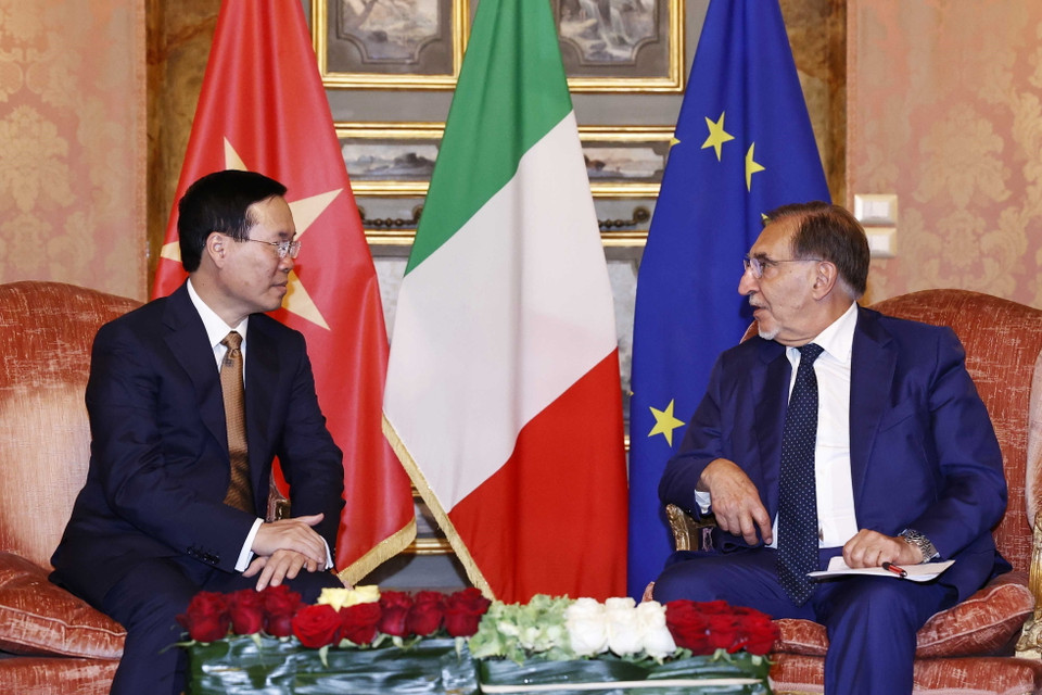 Chủ tịch nước Võ Văn Thưởng gặp Chủ tịch Thượng viện Italy Ignazio La Russa. (Ảnh: Thống Nhất/TTXVN)