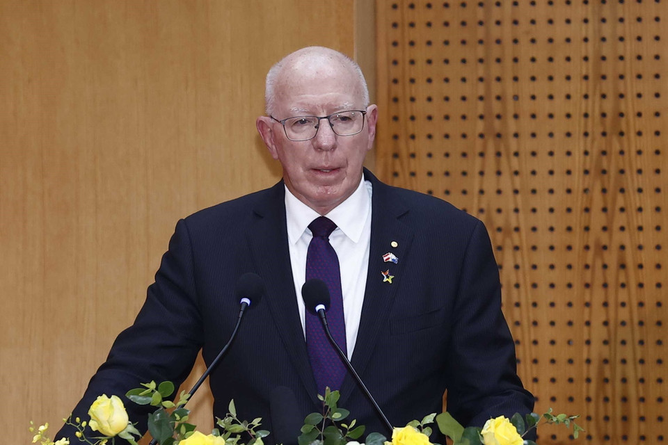 Toàn quyền Australia David Hurley phát biểu tại cuộc gặp gỡ lãnh đạo và cán bộ, chiến sỹ Cục Gìn giữ hòa bình Việt Nam. (Ảnh: Thống Nhất/TTXVN)