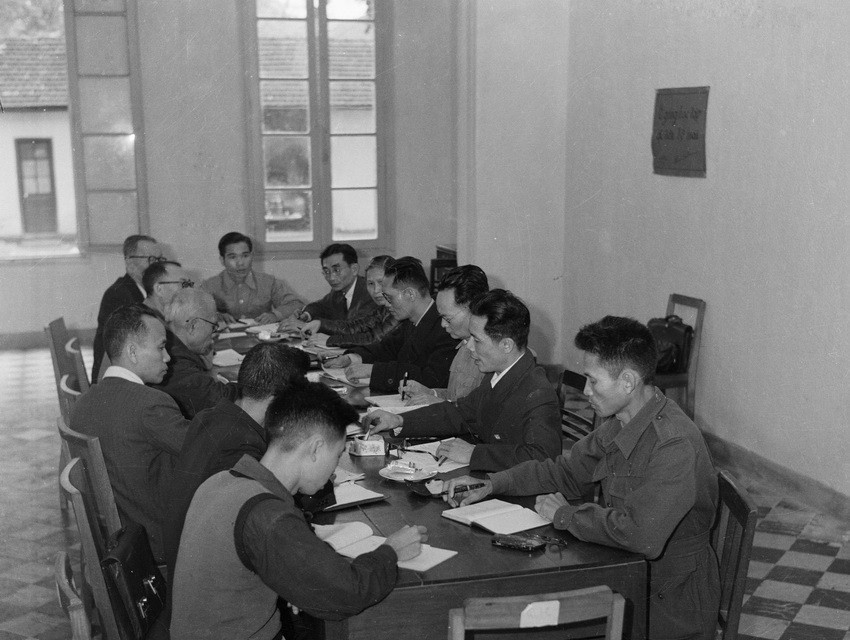 Đồng chí Tôn Đức Thắng và các đại biểu tham gia kỳ họp lần 4 của Ban thường trực Quốc hội khóa I, ngày 20/3/1955. (Ảnh: TTXVN)