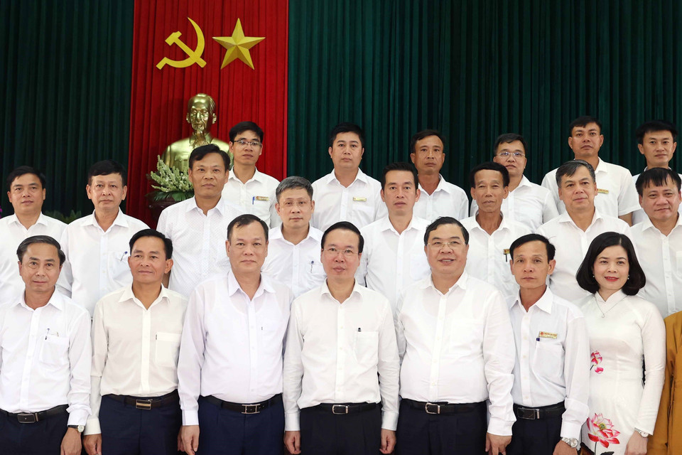 Chủ tịch nước Võ Văn Thưởng đến thăm xã nông thôn mới kiểu mẫu Xuân Kiên, huyện Xuân Trường. (Ảnh: Thống Nhất/TTXVN)