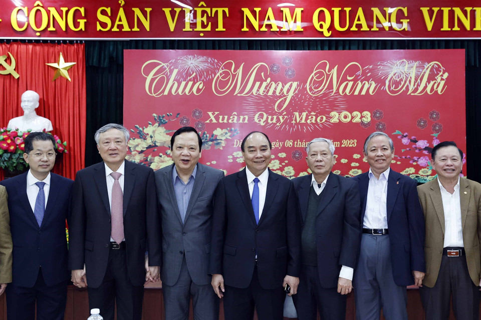 Chủ tịch nước Nguyễn Xuân Phúc và các đại biểu. (Ảnh: Thống Nhất/TTXVN)