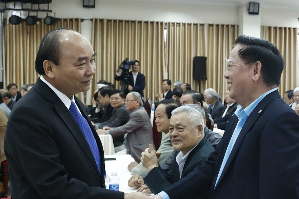 Chủ tịch nước Nguyễn Xuân Phúc và các đại biểu. (Ảnh: Thống Nhất/TTXVN)