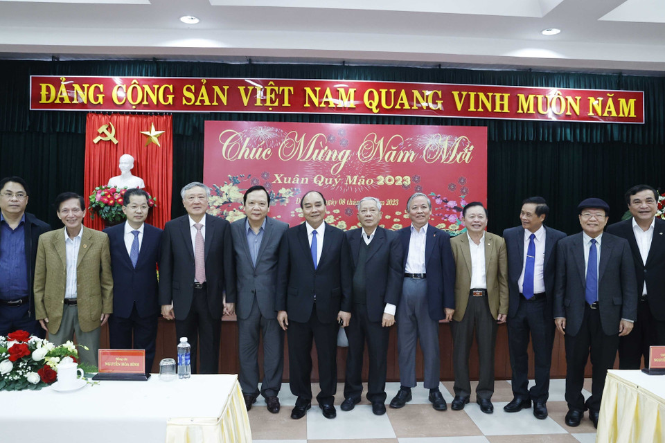 Chủ tịch nước Nguyễn Xuân Phúc và các đại biểu. (Ảnh: Thống Nhất/TTXVN)