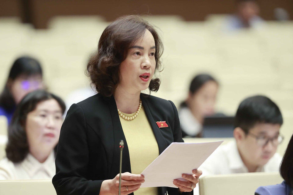 Đại biểu Quốc hội tỉnh Bắc Ninh Nguyễn Thị Kim Anh phát biểu. (Ảnh: Doãn Tấn/TTXVN)