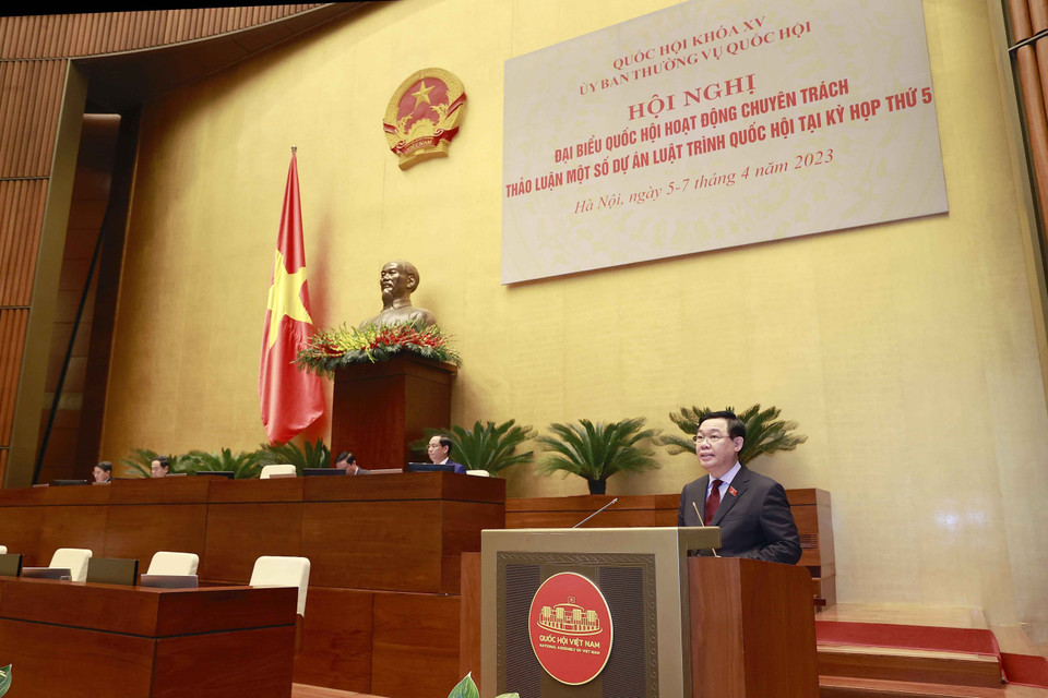 Chủ tịch Quốc hội Vương Đình Huệ chủ trì và phát biểu khai mạc. (Ảnh: Doãn Tấn/TTXVN)