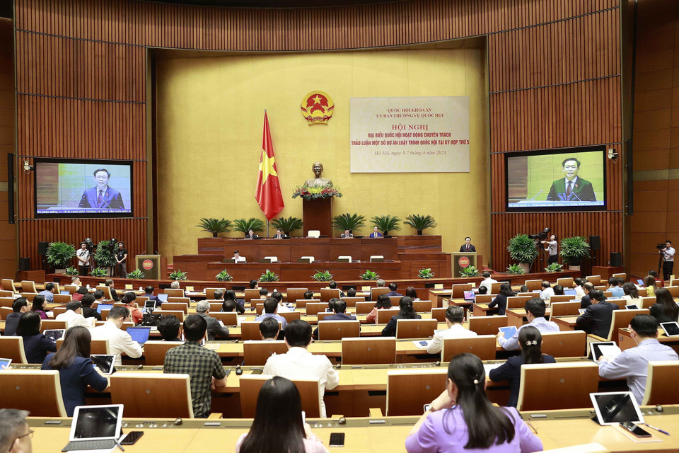 Chủ tịch Quốc hội Vương Đình Huệ chủ trì và phát biểu khai mạc. (Ảnh: Doãn Tấn/TTXVN)