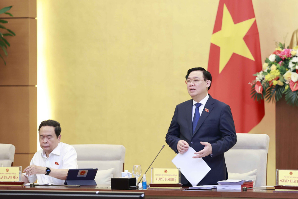 Sáng 14/6, tại Hà Nội, Chủ tịch Quốc hội Vương Đình Huệ chủ trì Phiên họp lần thứ ba của Đoàn giám sát việc thực hiện Nghị quyết số 88/2014/QH13 và Nghị quyết số 51/2017/QH14 của Quốc hội về đổi mới chương trình, sách giáo khoa giáo dục phổ thông. (Ảnh: Doãn Tấn/TTXVN)