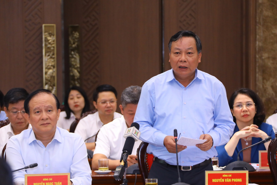 Phó Bí thư Thành ủy Hà Nội Nguyễn Văn Phong phát biểu. (Ảnh: Văn Điệp/TTXVN)