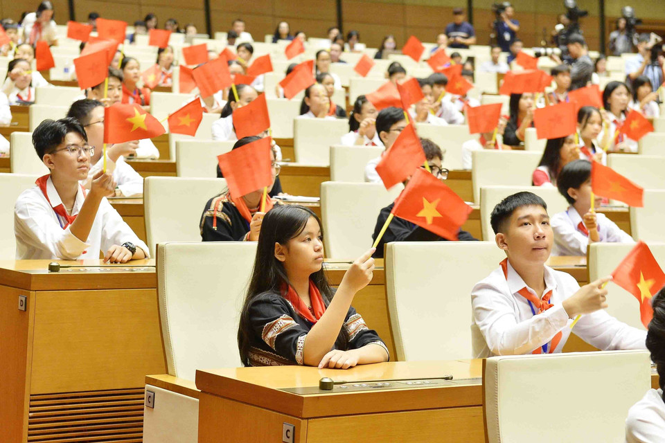 Các đại biểu dự Phiên họp giả định Quốc hội Trẻ em lần thứ nhất năm 2023. (Ảnh: Minh Đức/TTXVN)