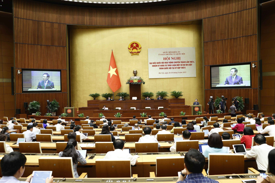 Chủ tịch Quốc hội Vương Đình Huệ phát biểu khai mạc Hội nghị. (Ảnh: Doãn Tấn/TTXVN)