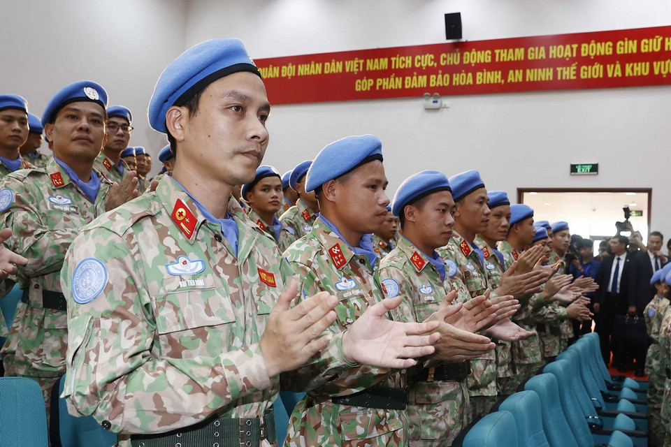 Cán bộ, chiến sỹ Cục Gìn giữ hòa bình Việt Nam tham dự cuộc gặp gỡ Chủ tịch nước Võ Văn Thưởng và Toàn quyền Australia David Hurley. (Ảnh: Thống Nhất/TTXVN)