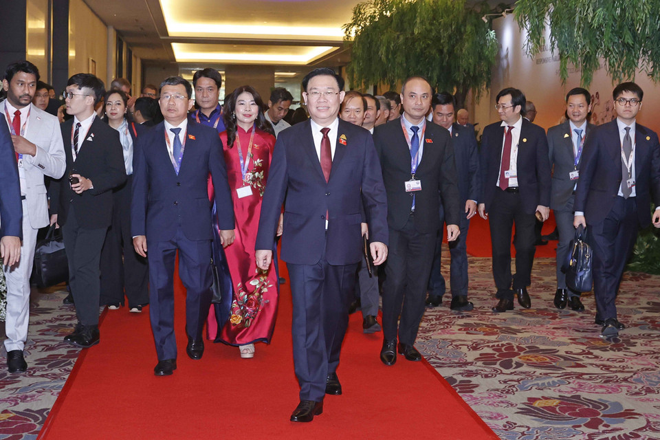 Chủ tịch Quốc hội Vương Đình Huệ và đại biểu dự Lễ Khai mạc AIPA-44. (Ảnh: Doãn Tấn/TTXVN)