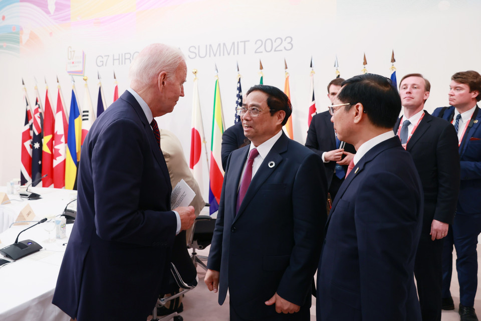 Thủ tướng Phạm Minh Chính và Tổng thống Hoa Kỳ Joe Biden tại phiên thảo luận. (Ảnh: Dương Giang/TTXVN)