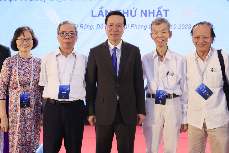 Chủ tịch nước Võ Văn Thưởng và các đại biểu. (Ảnh: Thống Nhất/TTXVN)