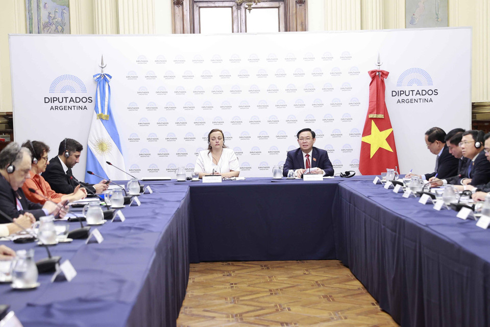 Chủ tịch Quốc hội Vương Đình Huệ phát biểu tại hội đàm. (Ảnh: Doãn Tấn/TTXVN)