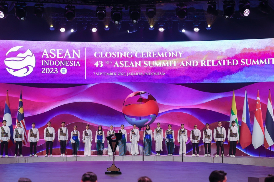 Chương trình Nghệ thuật bế mạc ASEAN 43. (Ảnh: Dương Giang/TTXVN)