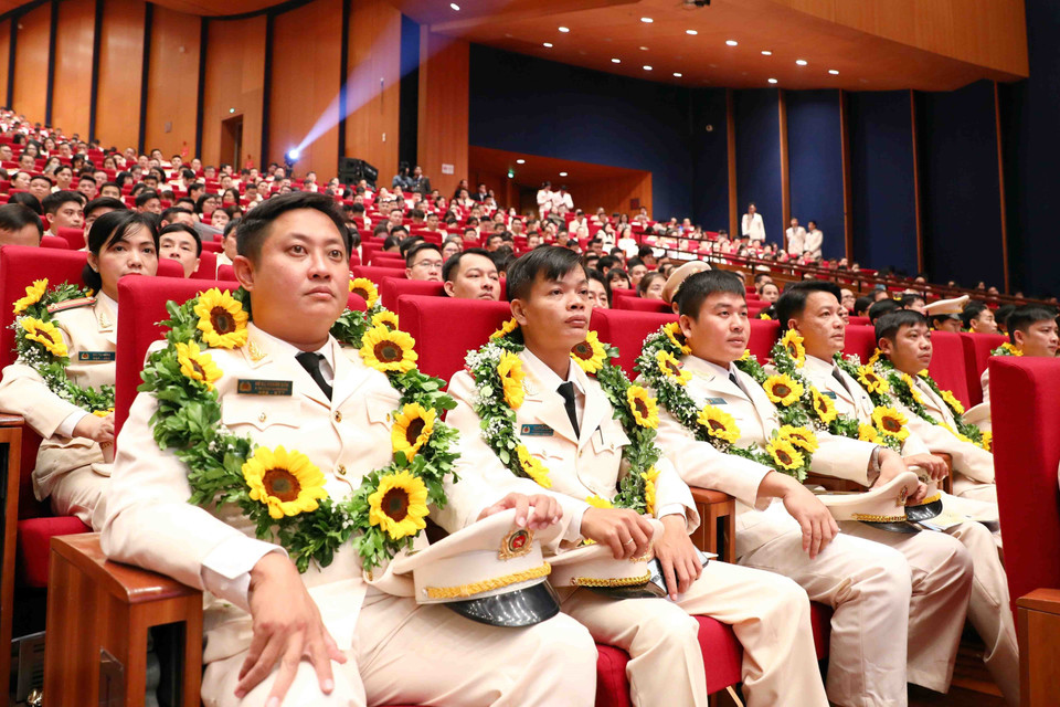 Các đại biểu tham dự buổi lễ. (Ảnh: Phạm Kiên/TTXVN)