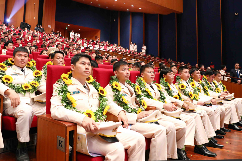 Các đại biểu tham dự buổi lễ. (Ảnh: Phạm Kiên/TTXVN)