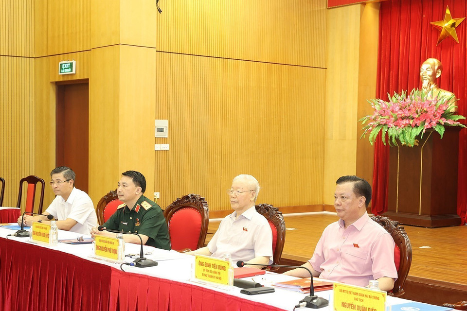 Tổng Bí thư Nguyễn Phú Trọng dự Hội nghị Đại biểu Quốc hội tiếp xúc cử tri tại quận Hai Bà Trưng. (Ảnh: Trí Dũng/TTXVN)