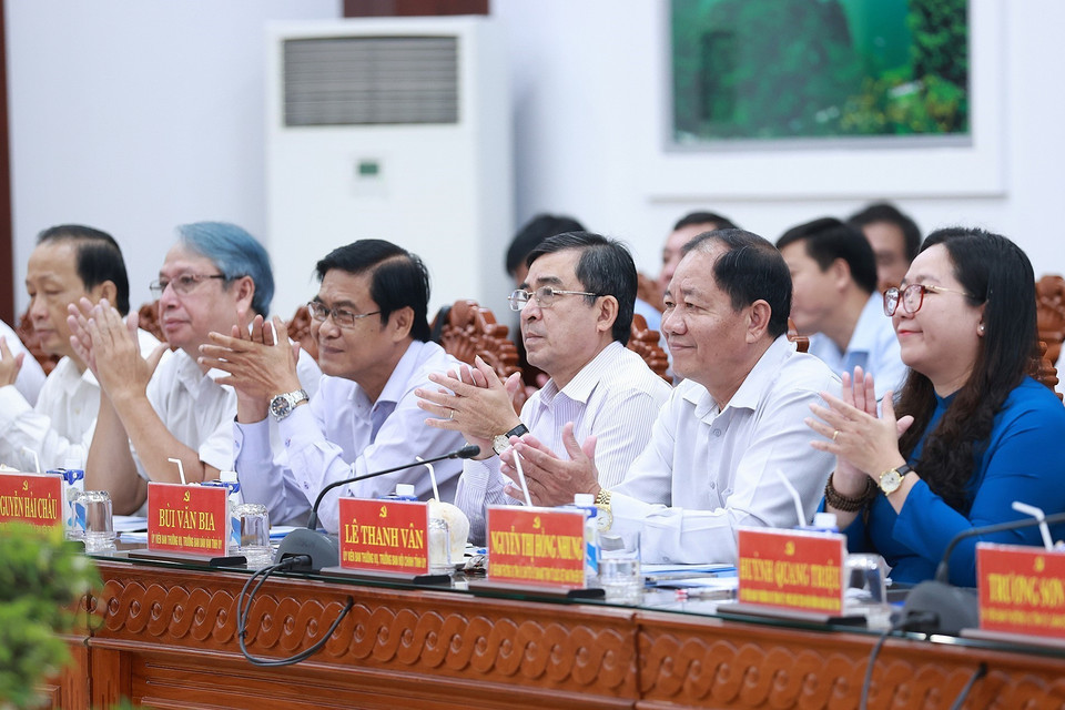 Đại diện các sở, ngành tỉnh Bến Tre tham dự buổi làm việc. (Ảnh: Dương Giang/TTXVN)