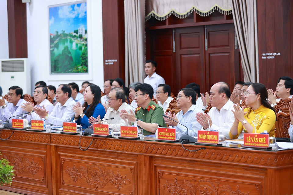 Đại diện các sở, ngành tỉnh Bến Tre tham dự buổi làm việc. (Ảnh: Dương Giang/TTXVN)