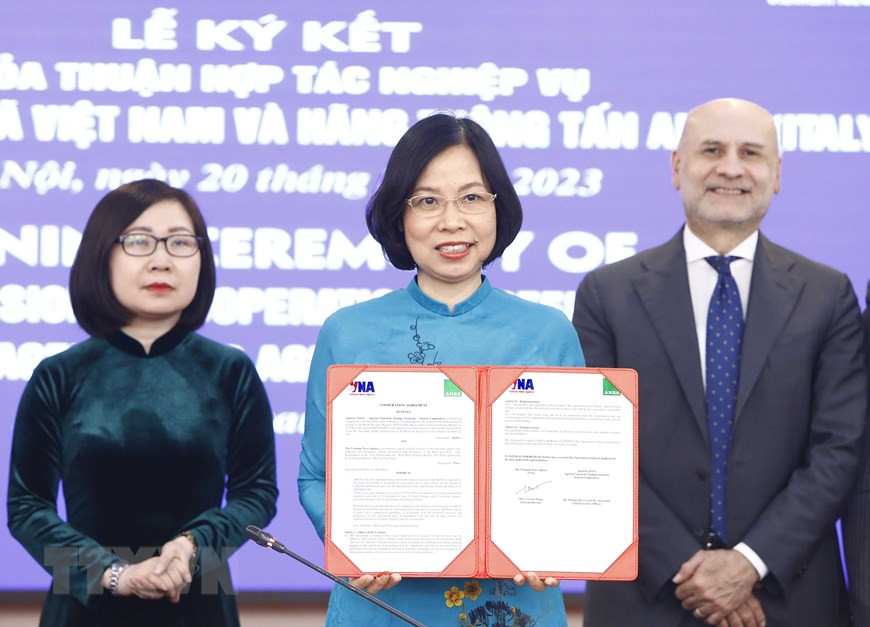 Đại sứ Cộng hòa Italy tại Việt Nam Antonio Alessandro phát biểu tại buổi lễ. (Ảnh: An Đăng/TTXVN)