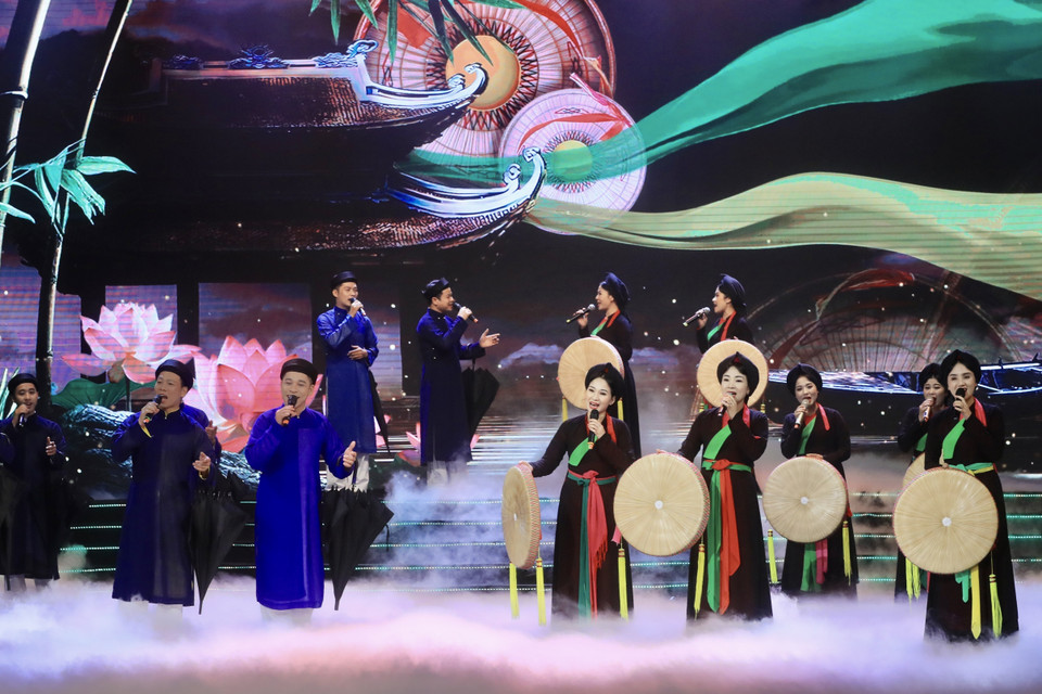 Liên khúc Dân ca Quan họ Bắc Ninh chào mừng. (Ảnh: Lâm Khánh/TTXVN)