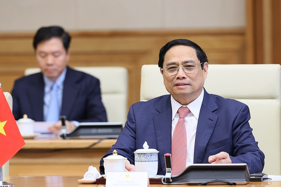 Thủ tướng Phạm Minh Chính khẳng định chuyến thăm Việt Nam của Thủ tướng Singapore Lý Hiển Long đã gửi đi thông điệp về quyết tâm mạnh mẽ của hai nước cùng hợp tác để phát triển lên một tầm cao mới mạnh mẽ, sâu rộng, toàn diện, bền vững và bao trùm hơn nữa, đóng góp tích cực cho hòa bình, ổn định và phát triển ở khu vực. (Ảnh: Dương Giang/TTXVN)