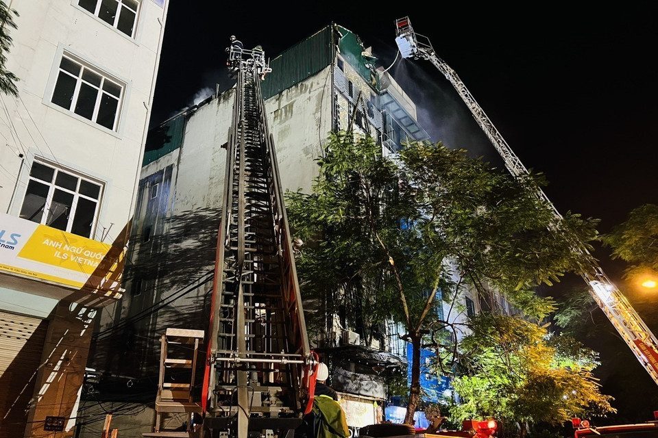 Hiện trường vụ cháy. (Ảnh: Phạm Kiên/TTXVN)