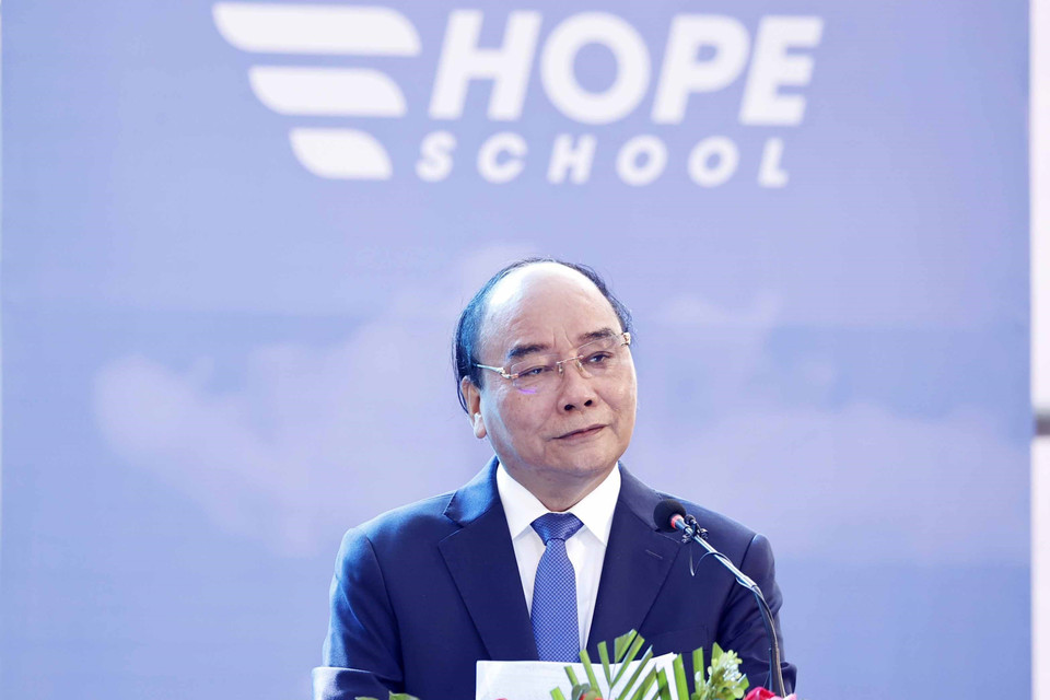 Chủ tịch nước Nguyễn Xuân Phúc phát biểu tại Ngày hội tới trường, trường tiểu học, trung học cơ sở và trung học phổ thông Hy Vọng. (Ảnh: Thống Nhất/TTXVN)