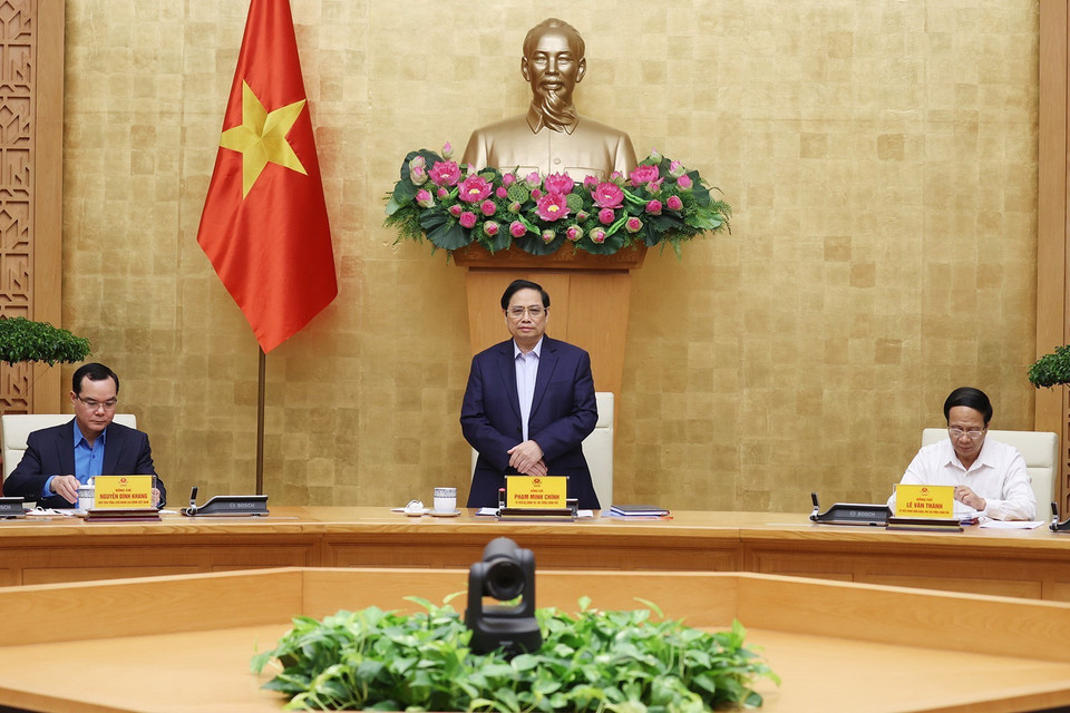 Chiều 16/10, Thủ tướng chủ trì Hội nghị đánh giá kết quả công tác phối hợp giữa Chính phủ và Tổng Liên đoàn Lao động Việt Nam. (Ảnh: Dương Giang/TTXVN)