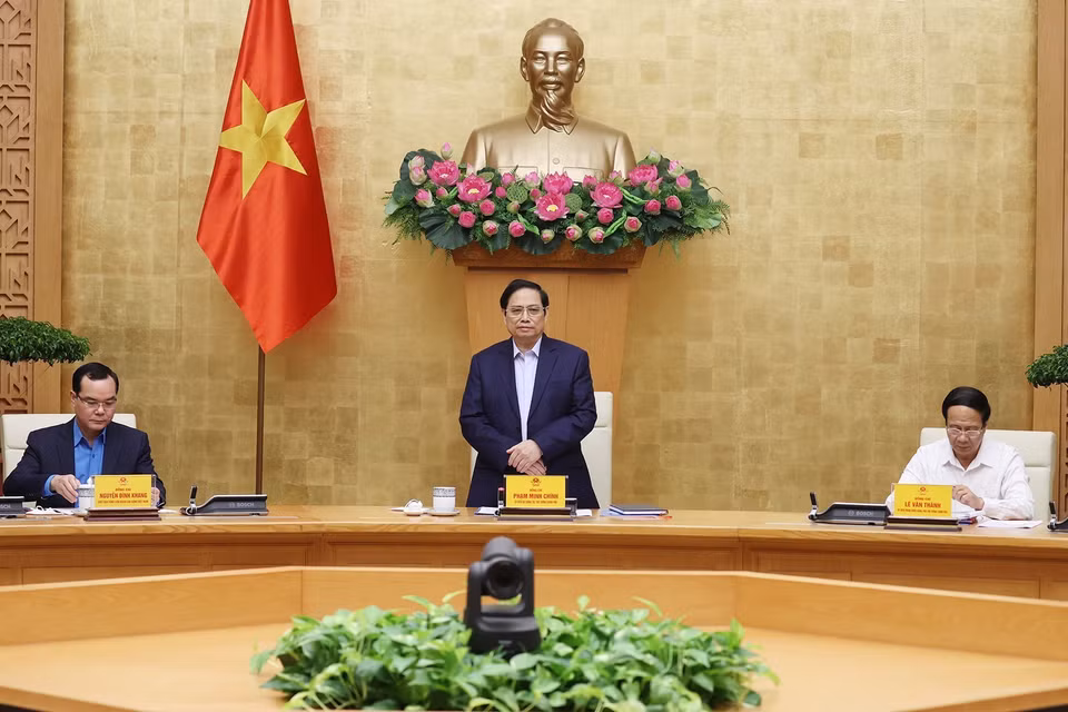 Chiều 16/10, Thủ tướng chủ trì Hội nghị đánh giá kết quả công tác phối hợp giữa Chính phủ và Tổng Liên đoàn Lao động Việt Nam. (Ảnh: Dương Giang/TTXVN)