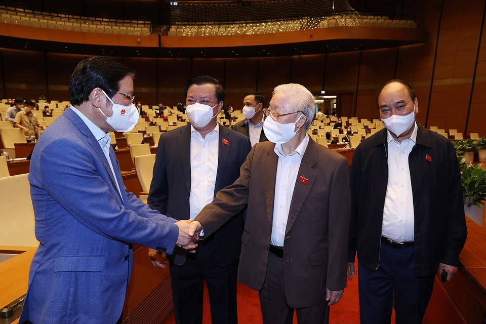 Tổng Bí thư Nguyễn Phú Trọng, Chủ tịch nước Nguyễn Xuân Phúc cùng các đại biểu dự Phiên chất vấn và trả lời chất vấn. (Ảnh: Trí Dũng/TTXVN)