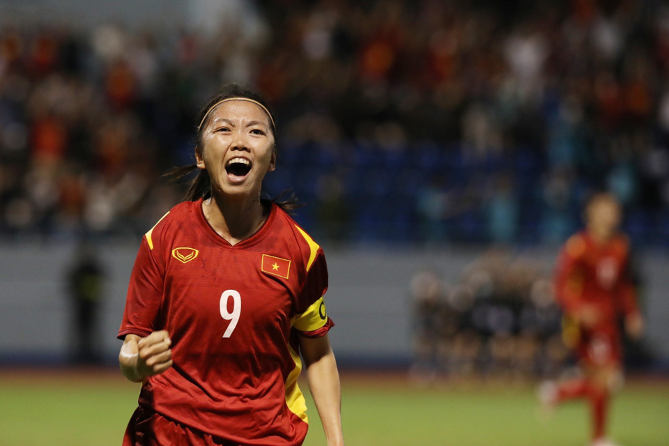 Niềm vui của đội trưởng Huỳnh Như sau khi ghi bàn mở tỷ số cho nữ Việt Nam ở phút 28. (Ảnh: Hoàng Linh/TTXVN)