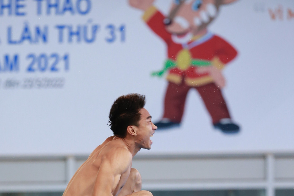 Phần thi đấu của vận động viên Malaysia Muhamma Syafiq Bin Puter nội dung Đơn nam cầu mềm 3m. (Ảnh: Trọng Đạt/TTXVN)