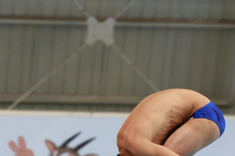 Phần thi đấu của vận động viên Việt Nam Đinh Anh Tuấn nội dung Đơn nam cầu mềm 3m. (Ảnh: Trọng Đạt/TTXVN)