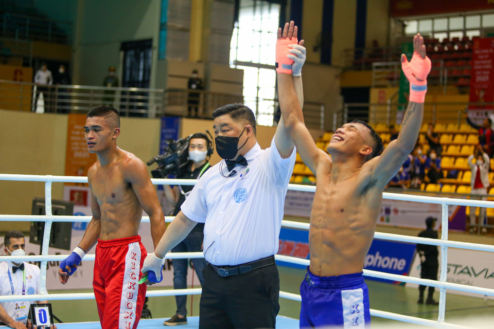 Vận động viên Toch Rachhan (Campuchia) giành chiến thắng trước Esteban Jomar Balangui (Philippines). (Ảnh: Khánh Hòa/TTXVN)