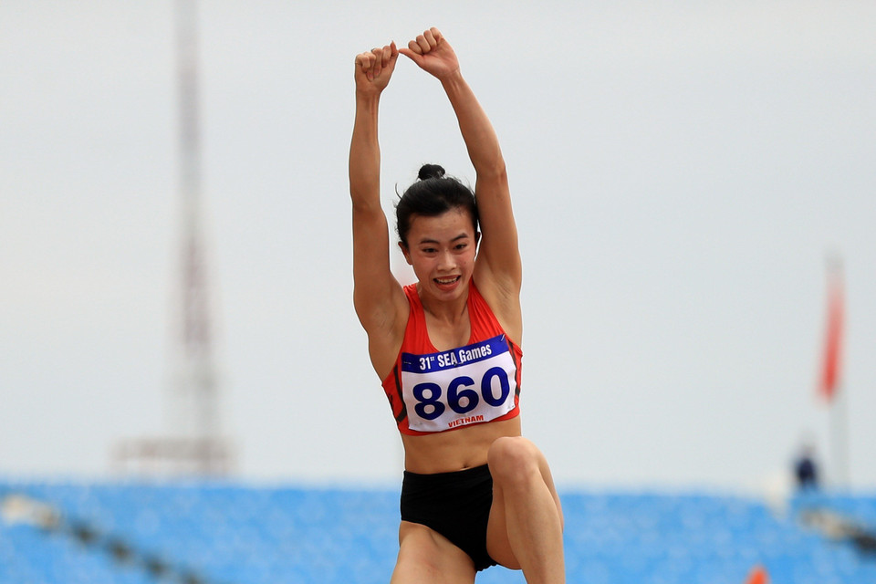 Vận động viên Vũ Thị Ngọc Hà giành Huy chương Vàng nội dung nhảy xa nữ với thành tích 6,39m. (Ảnh: Huy Hùng/TTXVN)