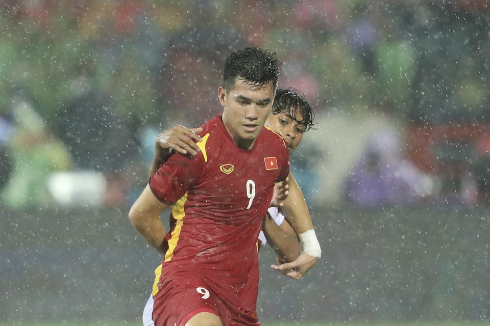 Những hình ảnh trong trận đấu. (Nguồn: TTXVN)