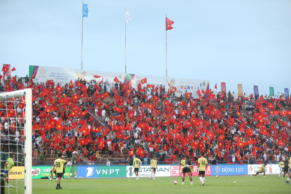 Những hình ảnh trong trận đấu. (Nguồn: TTXVN)