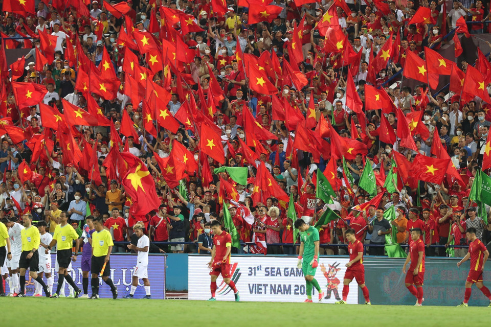 Những hình ảnh trong trận đấu. (Nguồn: TTXVN)